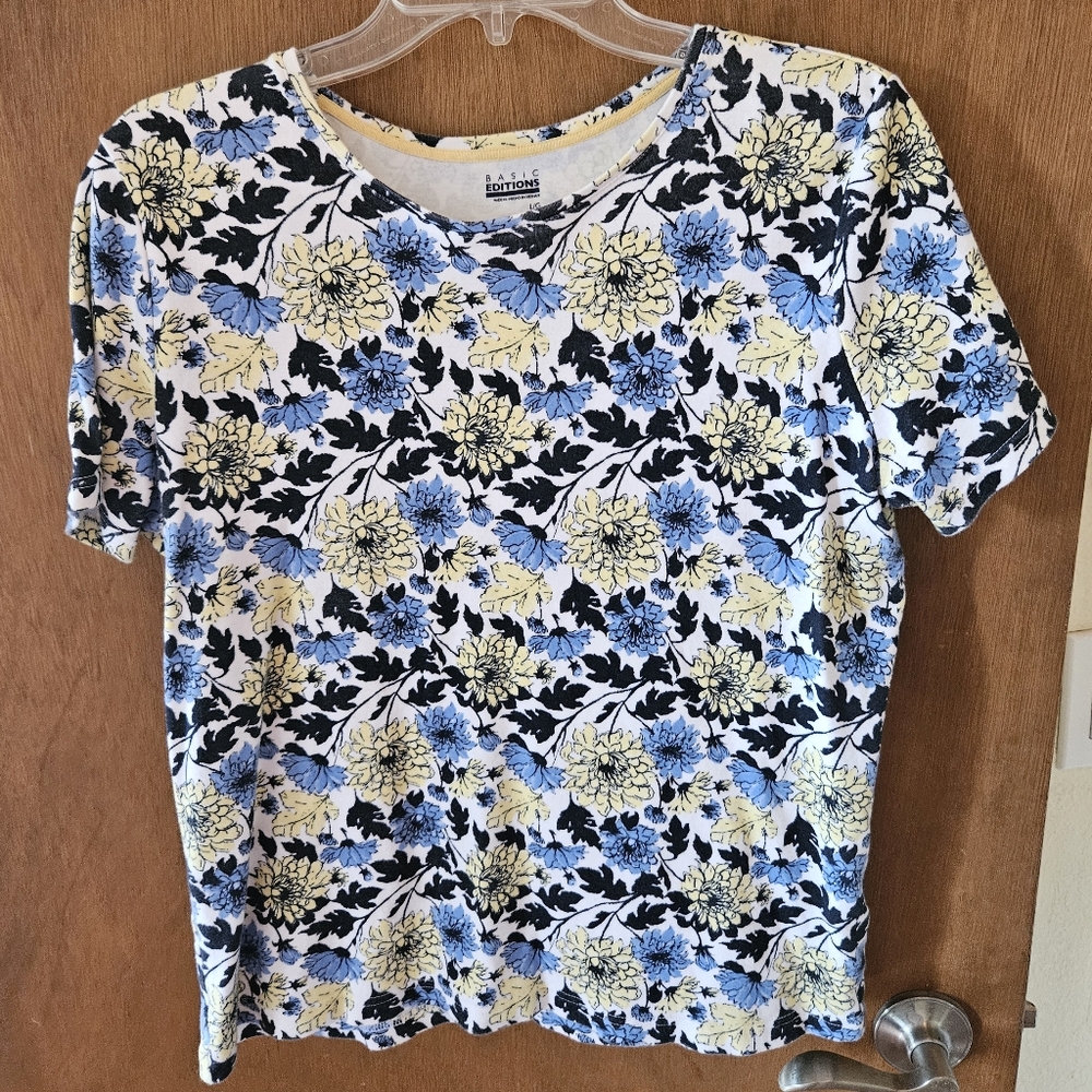 Basic Editions Fitted Blue and Yellow Classic Tee - Large